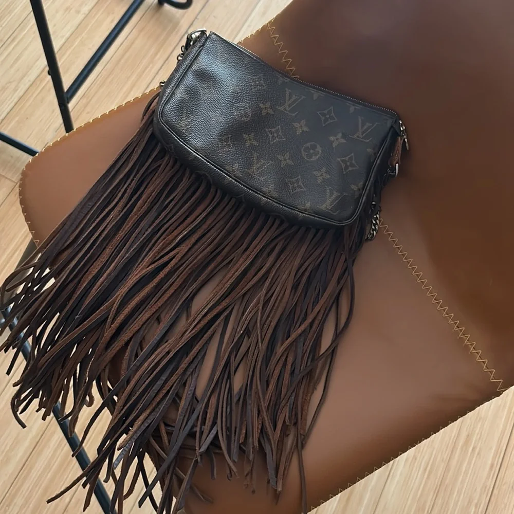Louis Vuitton Pochette Accessories - Western Style 👢 - Picture 7 of 14